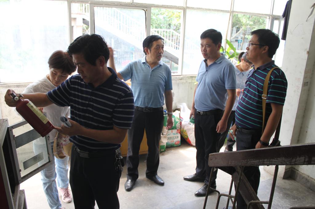 后勤管理处开展暑期工作专项检查